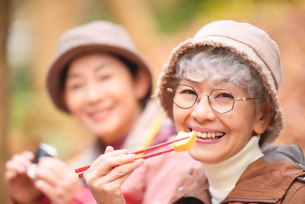 ライフスタイルに合わせた「入れ歯」で食事や会話をもっと楽しめる毎日に